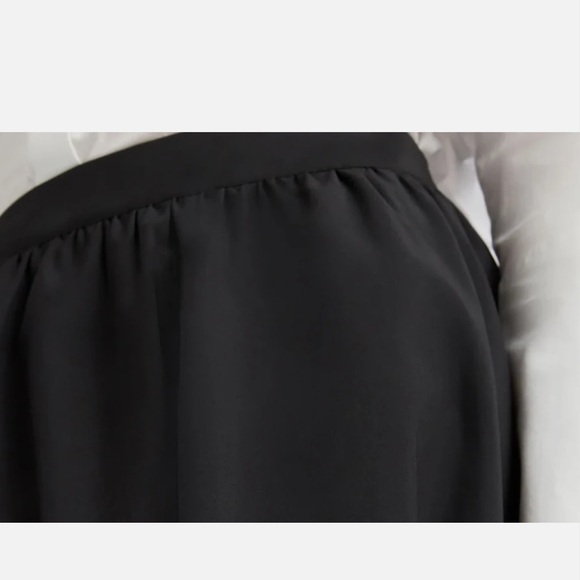 Black Bubble Hem Mini Skirt for Women - Sleek Everyday Mini - Picture 8 of 11